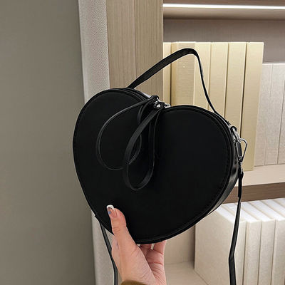 Red Pink Black Heart Shaped Cosmetic Bag Personalized Travel Make Up Brush Beauty Pouch