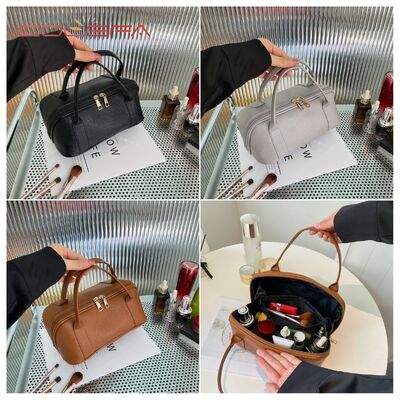 2026 New Arrival Large Capacity Commuting Makeup Bag Premium-Quality Boston-Style Versatile Pillow Cosmetic Bag LOGO Available