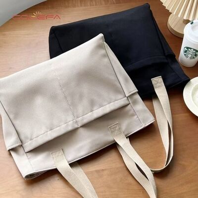 Japanese-Style Design Tote Bag Minimalist Artsy Student Commuting Canvas Tote Casual Shoulder Bag with Handle and Zipper Closure